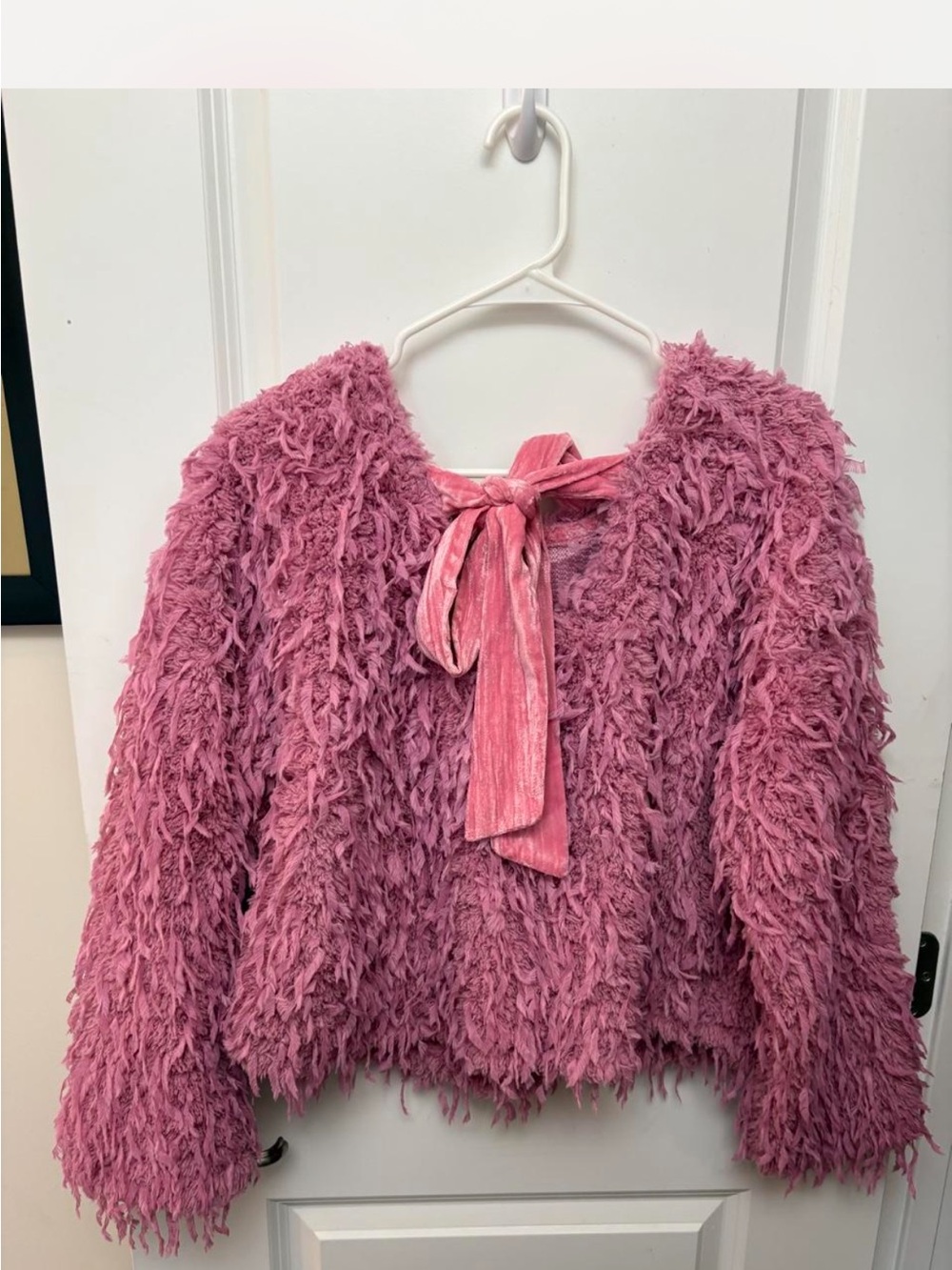 Pink shag sweater with bow - Picture 2 of 3